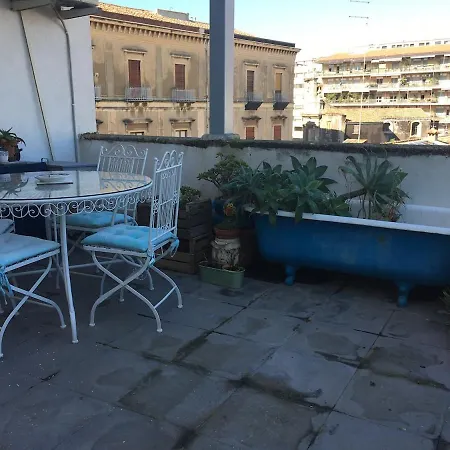 Liberty Style With Panoramic Peaceful Terrace Appartamento